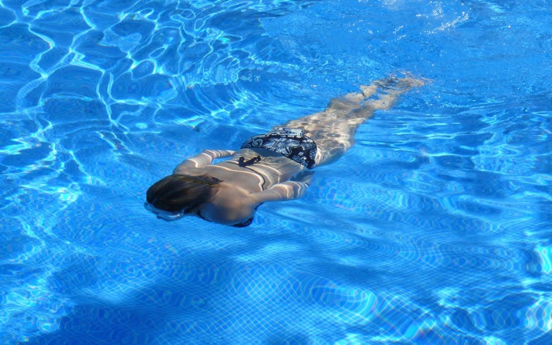 Nietrzymanie moczu a pływanie – czy to w ogóle możliwe?